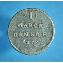 Christian 5. 1 mark 1676 .- Variant
